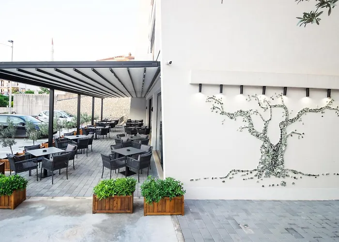 Hotel Ulliri & Spa-Kasmi